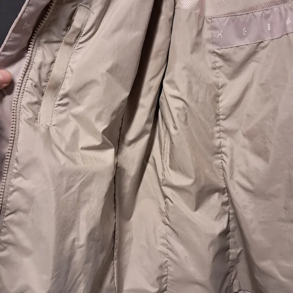 The North Face Folding Travel Jacket Size XL - Picture 2 of 11